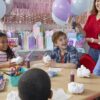 Fiesta creativa para niños en Michaels con manualidades y actividades temáticas.