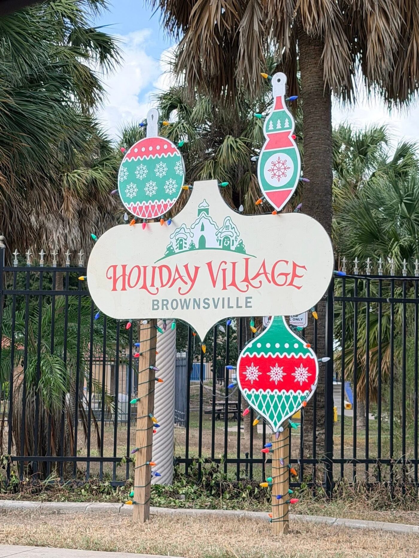 Holiday Village La magia navideña ilumina Brownsville
